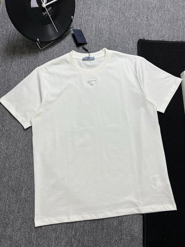 ブランドTシャツ側面デザイン